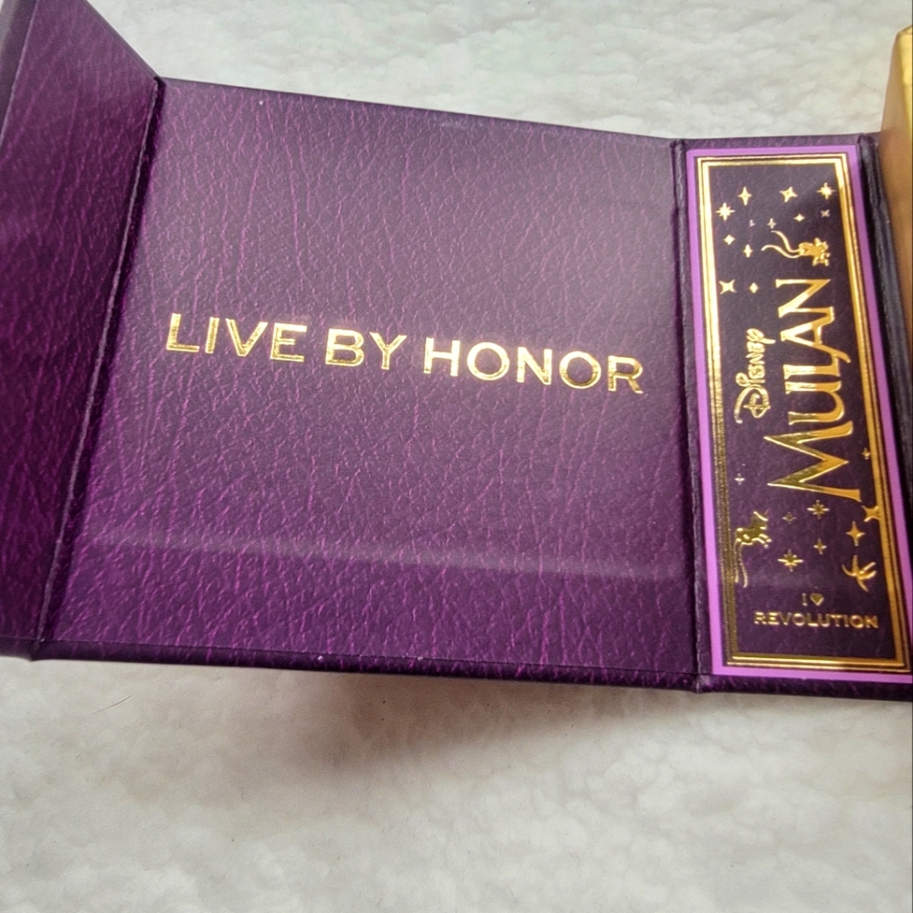 ⏬️CLEARANCE 💥EXCLUSIVE LIMITED EDITION Revolution Mulan Setting Powder! - Picture 6 of 7